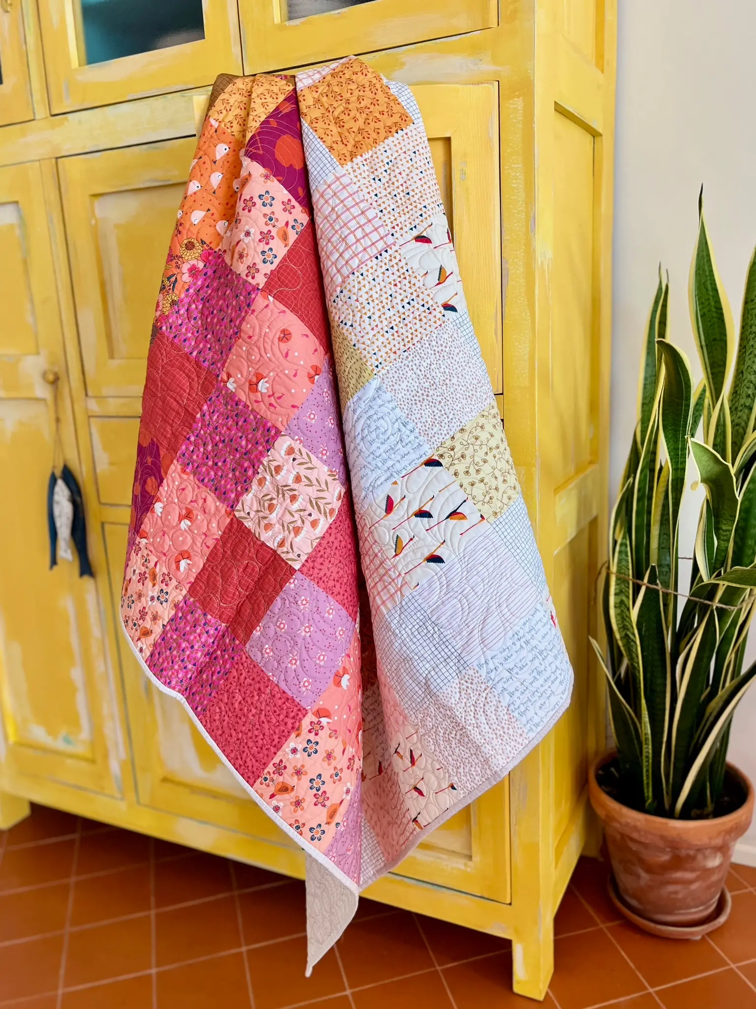 Quilt Poppy Pink de La Blu con un acolchado adicional más elaborado